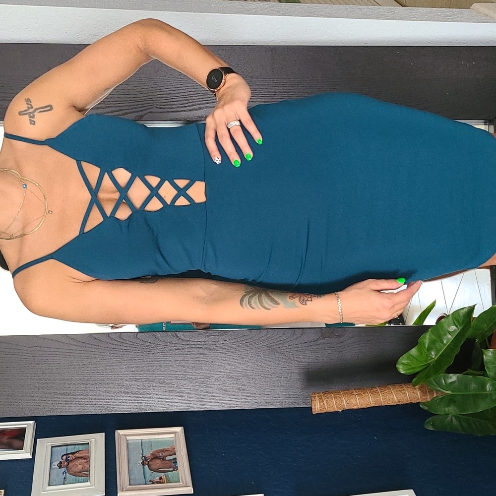 Green strappy front dress. Size small. Charlotte Russe